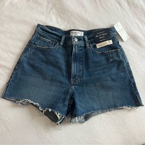 Abercrombie Curve Love The 4” Mom Short
